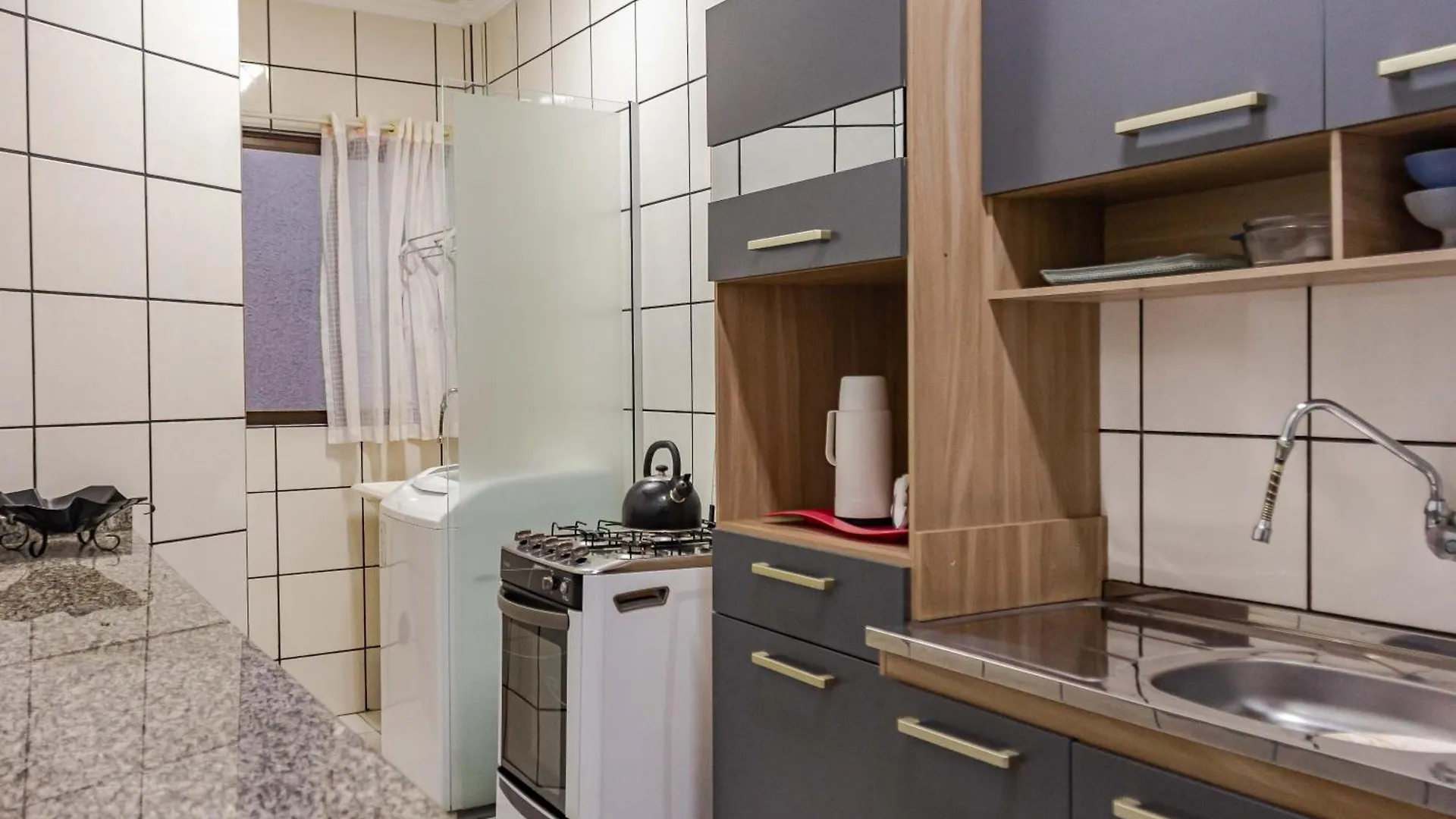 アパート Conforto A 2 Quadras Do Mar Em Meia Praia Mm9040 イタペマ
